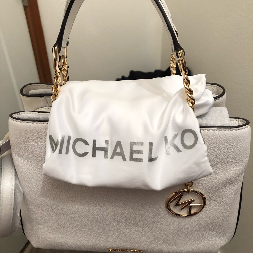 Micheal Kors bag - Picture 4 of 7